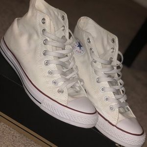White Converse Hightops Size 9